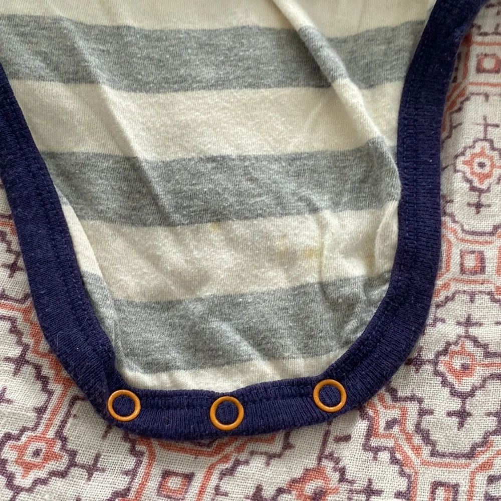 Burt’s Bees Baby onesies - Picture 5 of 5